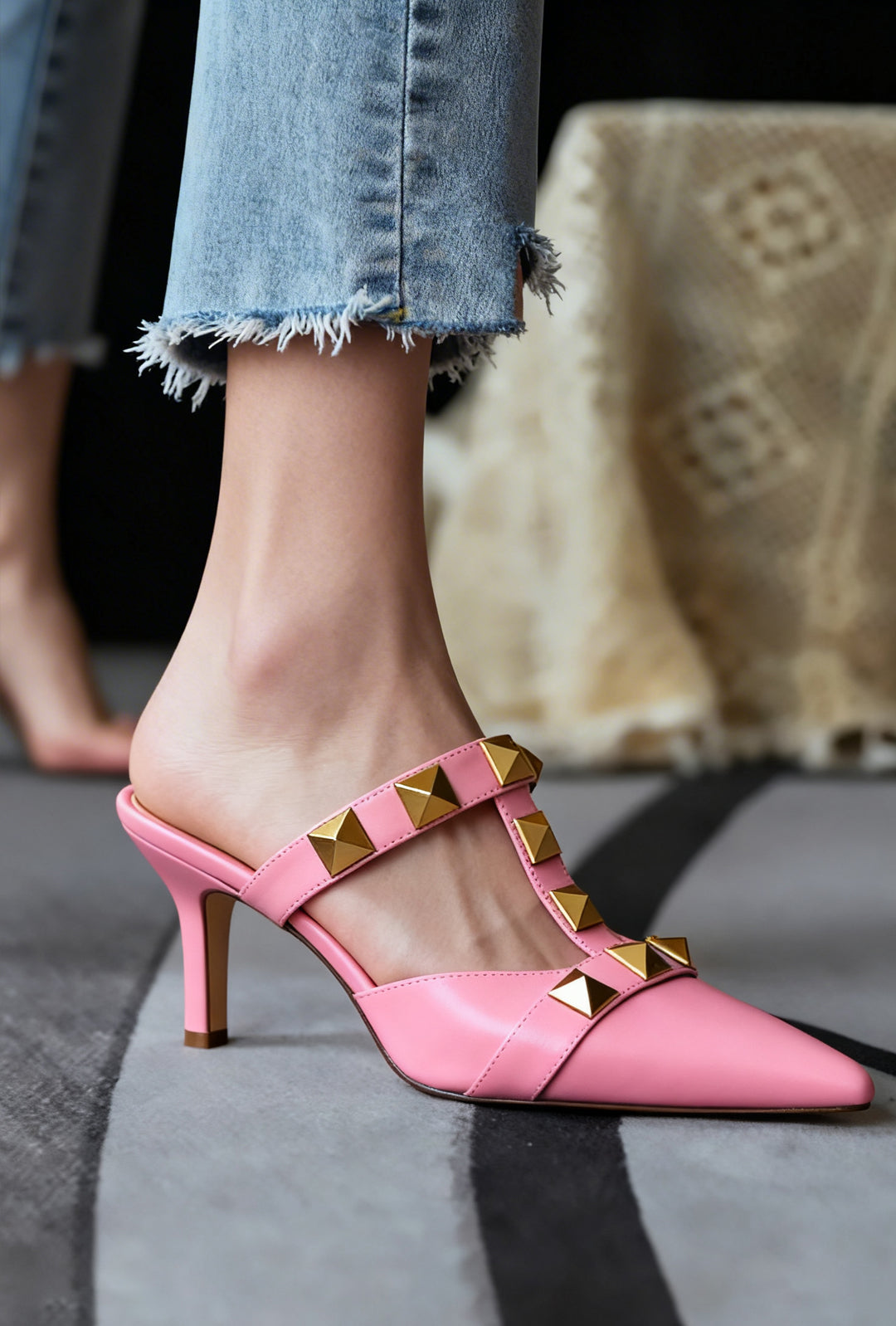 VANISSA - STUDROCK KITTEN MULE SANDALS