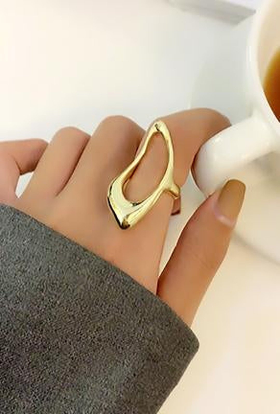 akiva - sculpture ring