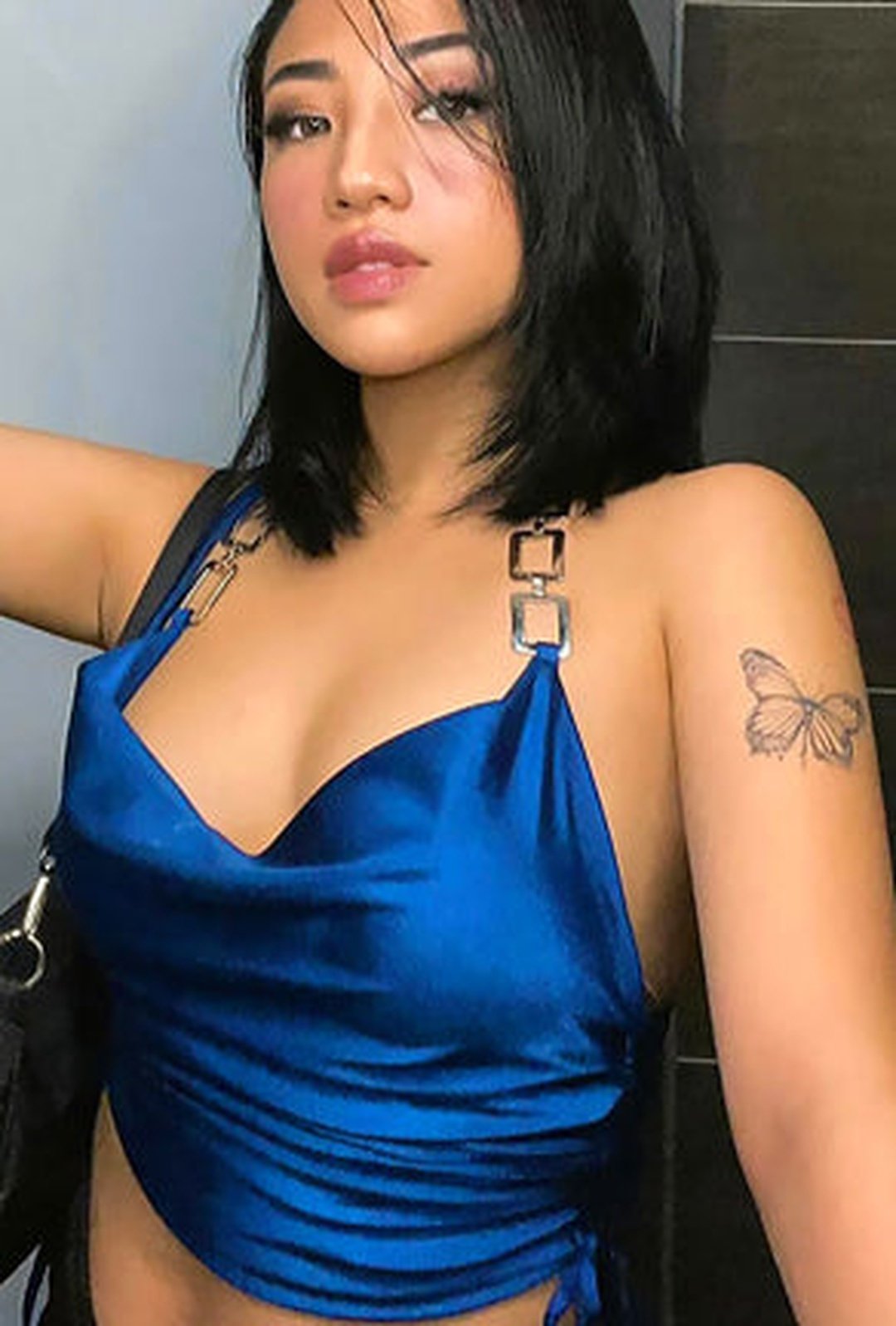CRISTY - TOP IN RASO CROP CON RUCHES