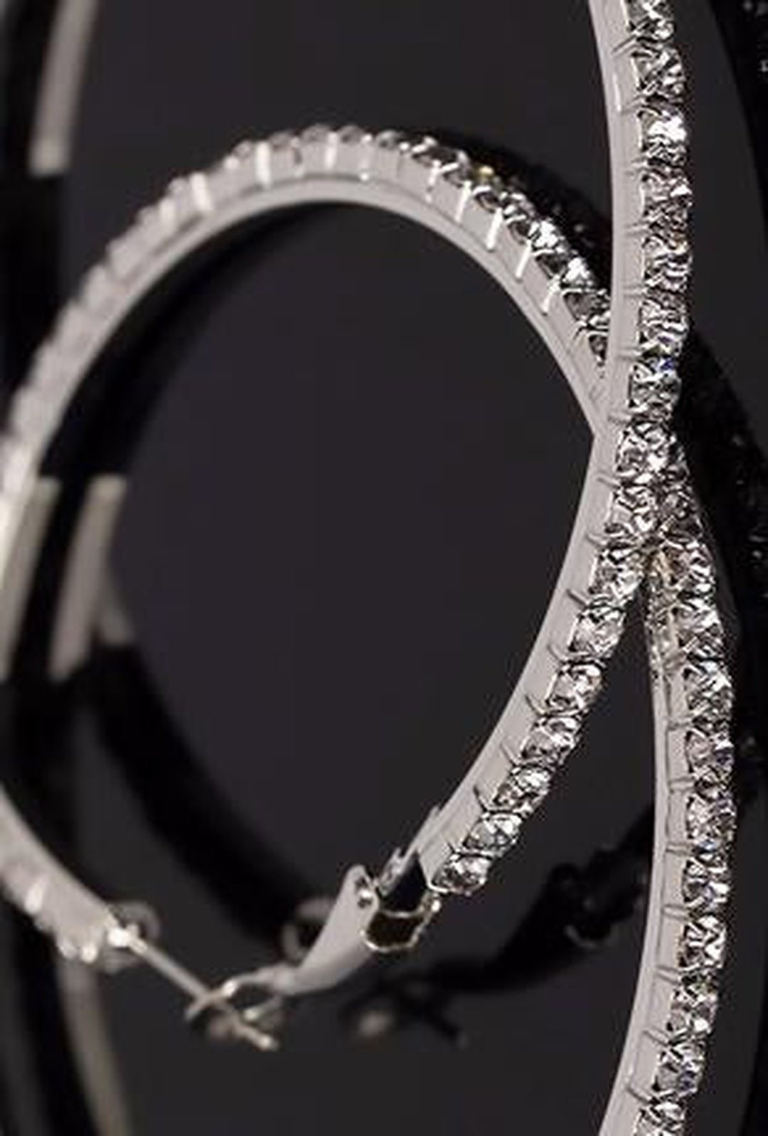 KIRSI - DIAMANTE HOOP EARRING