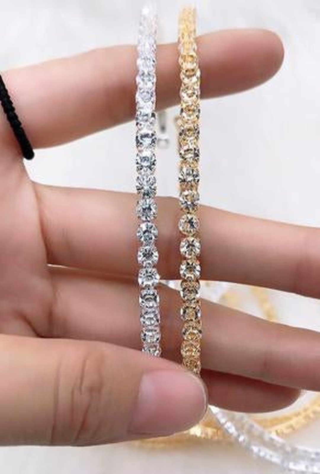 KIRSI - DIAMANTE HOOP EARRING