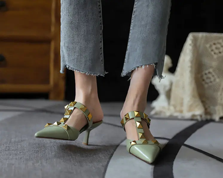 From Desk to Dinner: How to Rock Kitten Heels for a Seamless Transition