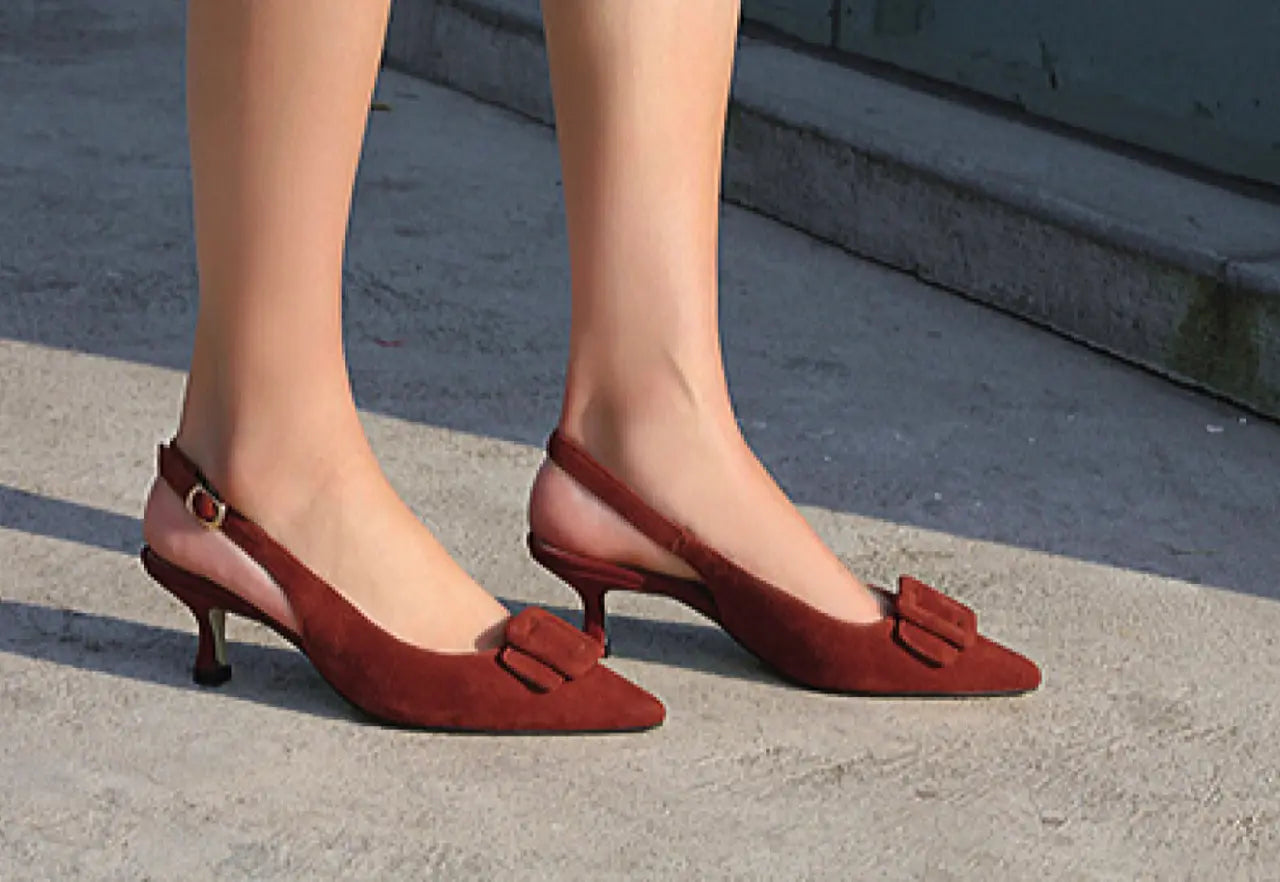 The Comfortable Elegance of Kitten Heels: Why They're a Must-Have