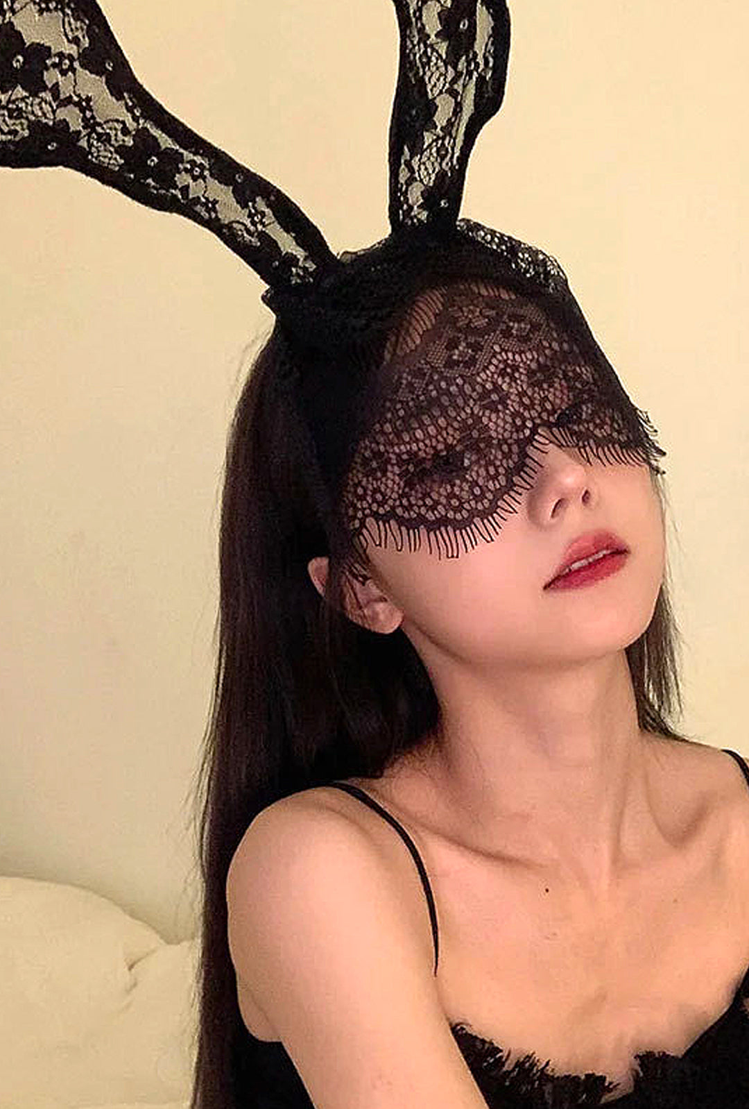 BUFFY - LACE BUNNY MASK