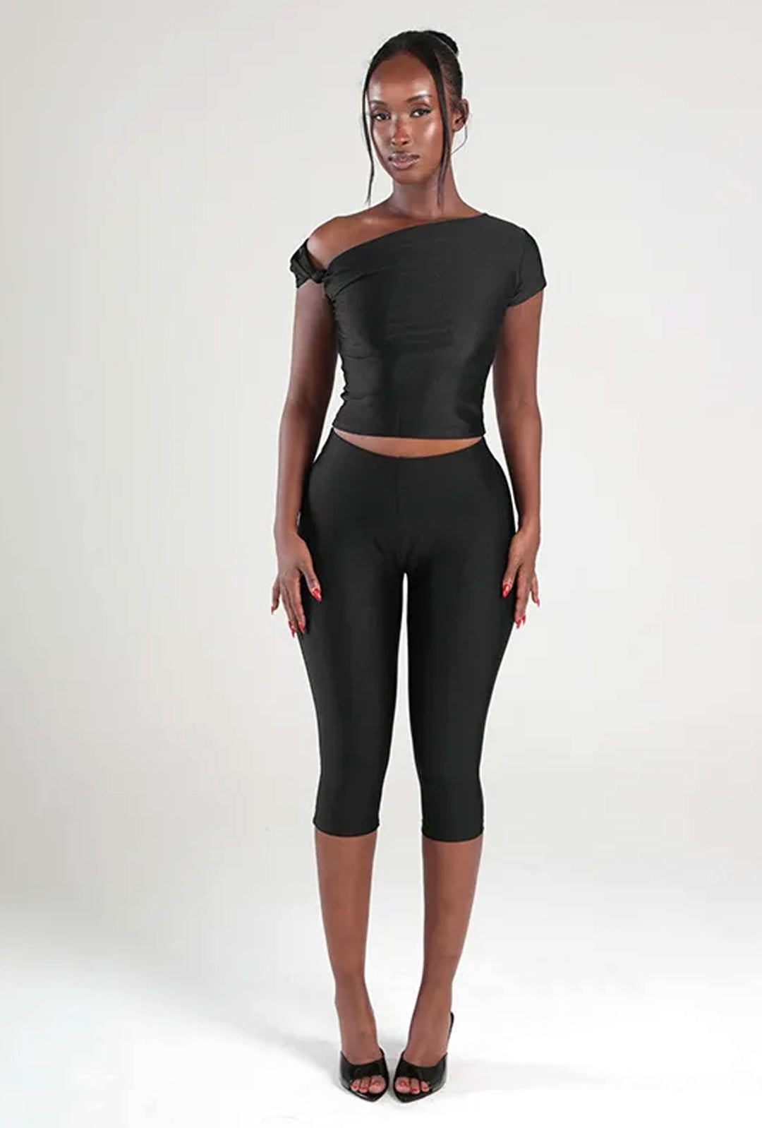 CYNTHIA - SATEEN CAPRI LEGGING SET
