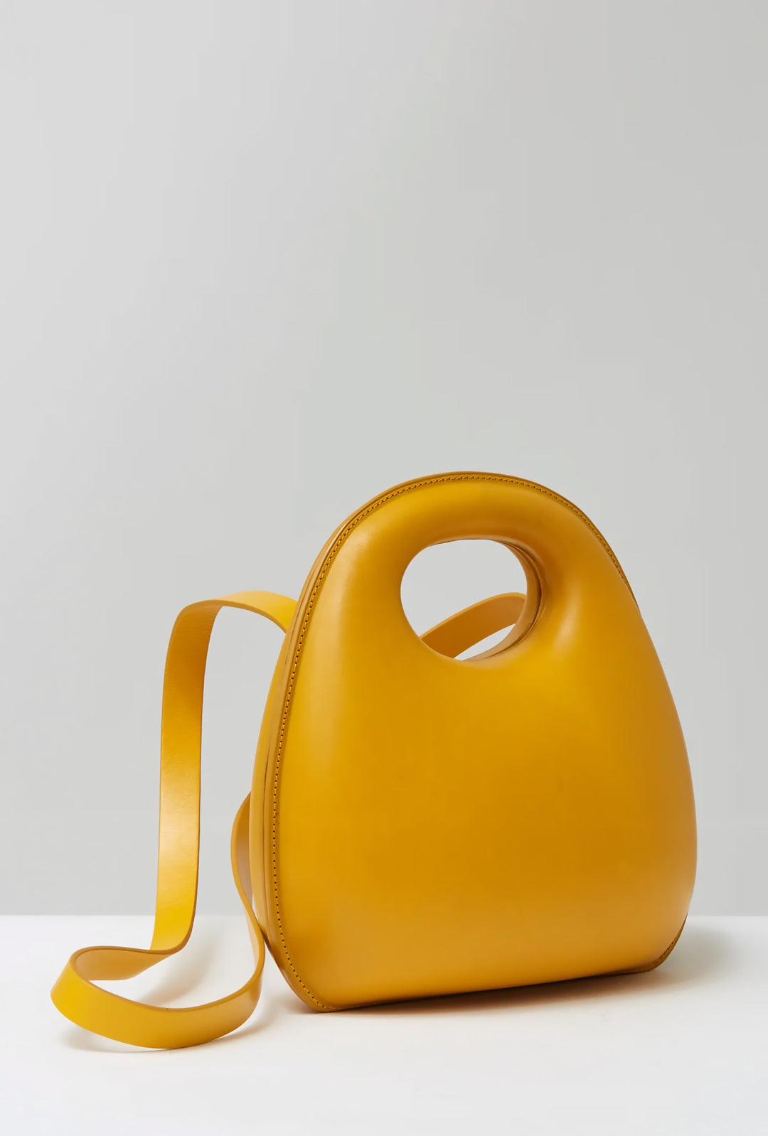 TABBIE - RETRO EGG SHAPE HANDBAG