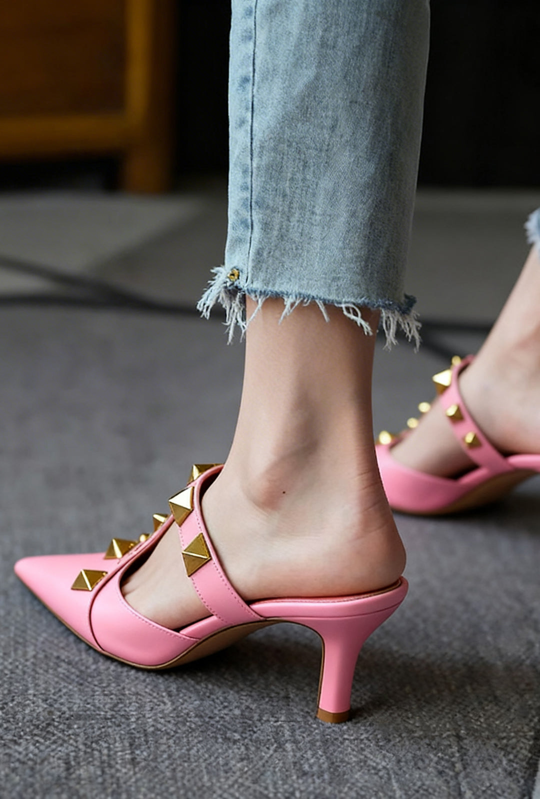 VANISSA - STUDROCK KITTEN MULE SANDALS