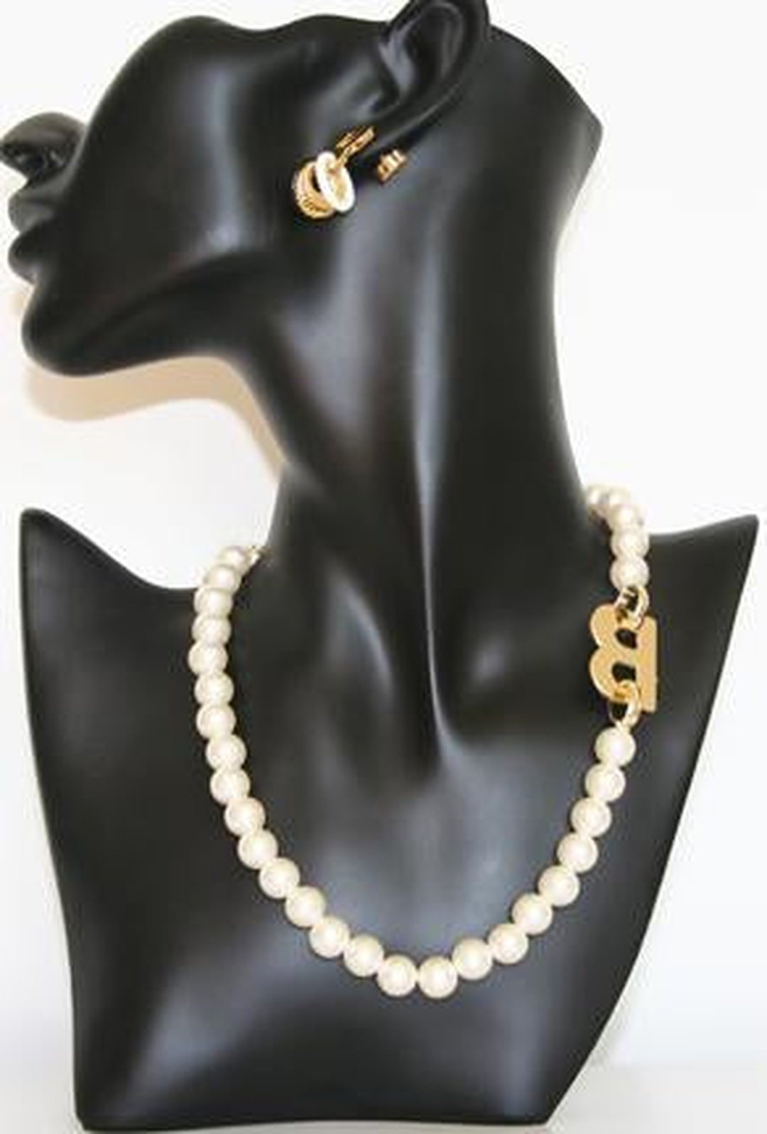 BRIAR - "B" PEARL NECKLACE