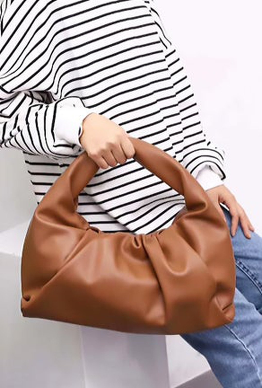 HALSTON - BORSA HOBO CON RUCHES